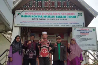 Menjadi koperasi terunggul, berkah, memfasilitasi usaha produktif bagi anggota dengan ekonomi syariah
