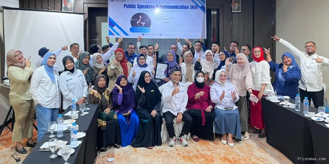 Advokat boleh jago bela klien dengan pasal-pasal, tetapi juga harus jago bicara di depan publik!