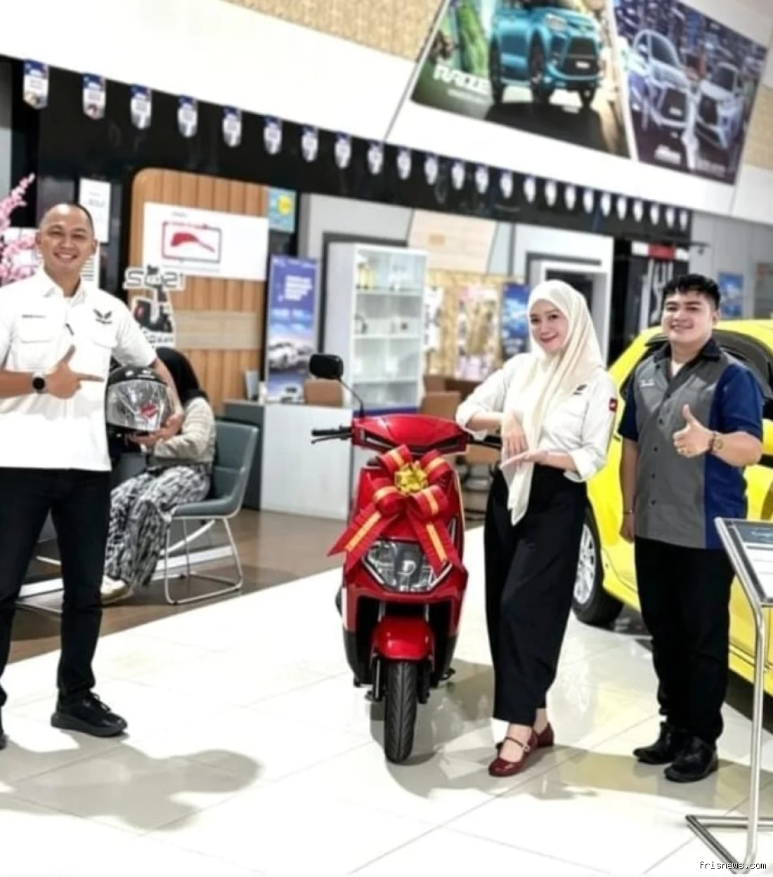 Bonus Gratis satu unit motor listrik dari Agung Toyota Sutomo Pekanbaru 