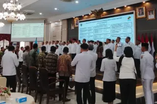 Ketum Dekopin Bambang Hariyadi minta Pengurus Dekopin Sumbar masifkan gerakan koperasi 
