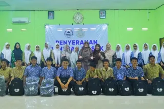 Seratusan siswa terima zakat PHR Rp120 juta 