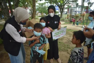 IZI Sumbar distribusikan 130 paket masker dan vitamin C untuk masyarakat terdampak kabut asap